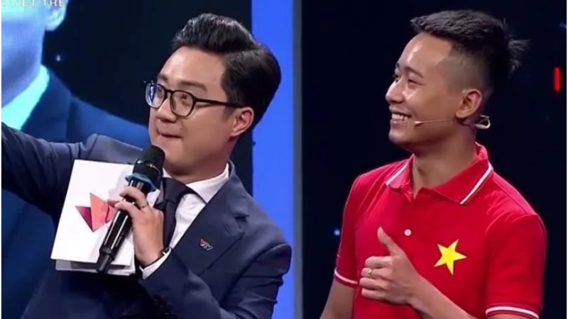 Rõ lý do BTV Sơn Lâm bị fan của Quang Linh Vlog chỉ trích: “Tới nỗi anh sợ và phải khóa tài khoản, fan thật sự đông khiếp”