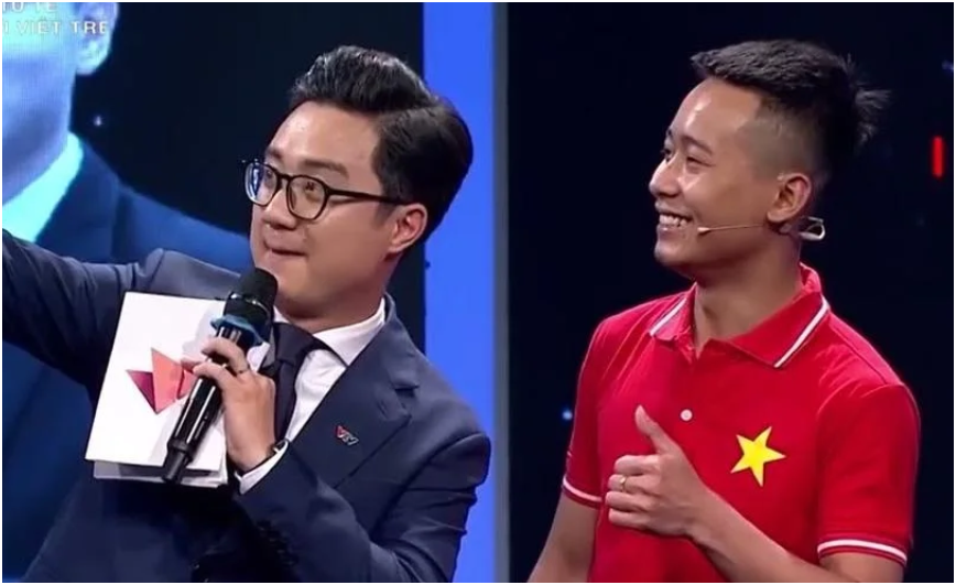 Rõ lý do BTV Sơn Lâm bị fan của Quang Linh Vlog chỉ trích: “Tới nỗi anh sợ và phải khóa tài khoản, fan thật sự đông khiếp”