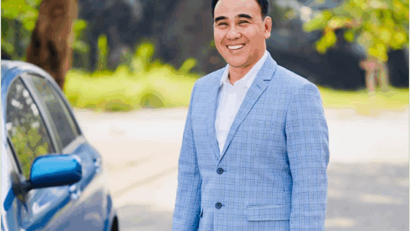 Khối tài sản khổng lồ của Quyền Linh ở tuổi 55, sở hữu căn biệt thự triệu đô, đi xe sang: Nhiều người nể phục anh vì làm ăn chân chính nhưng lại giàu quá thể