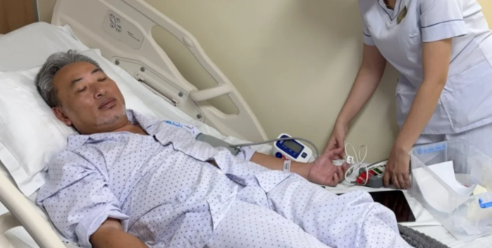 Đạo diễn Nguyễn Quang Dũng ng.uy k.ịch vì 1 cơn đ.au t.im: ‘Bác sĩ báo tình trạng khiến ai nấy đều bàng hoàng’