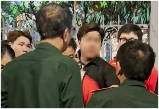 ĐH Văn Lang lên tiếng vụ nam sinh vô lễ với cựu chiến binh: ‘Không chấp nhận thành phần như vậy trong môi trường học đường, sẽ xử lý nghiêm’