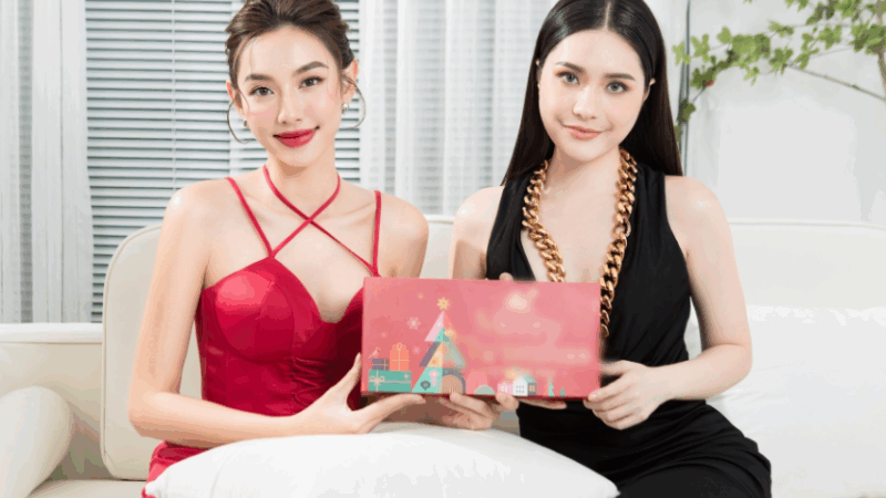 Lộ bằng chứng Đoàn Di Băng và Thùy Tiên bán cùng sản phẩm, dùng chung ekip: ‘Đúng là bọn thất đức’