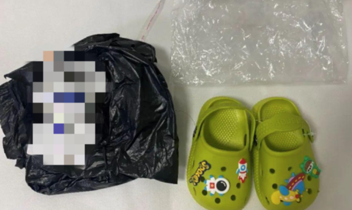 Dép trẻ em “ch:áy h:àng” trên sàn TMĐT chứa ch:ất đ:ộ:c vượt giới hạn 509 lần: Gây UT, thúc đẩy d:ậy th;ì sớm, bố mẹ ho:ảng h;ốt!