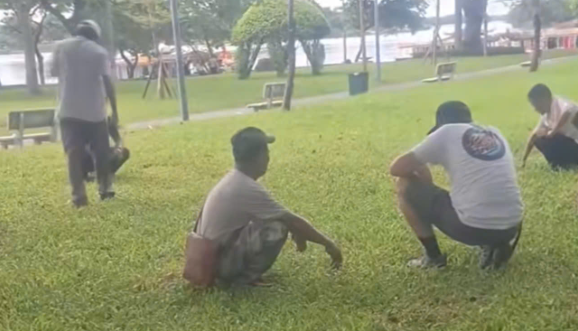 Khách tây làm mất nhẫn kim cương hàng chục nghìn đô: “Tuyên bố thưởng 20 triệu cho ai tìm thấy”