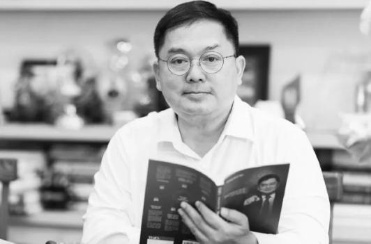 Gia thế của ông Hoàng Nam Tiến: “Phải thật sự rất nể”