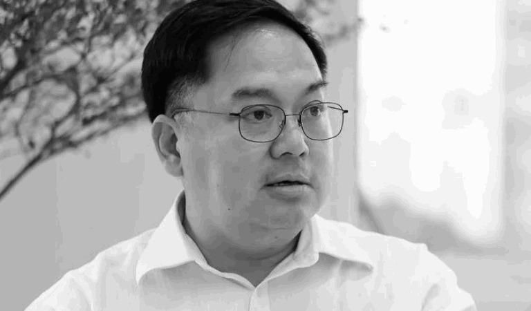 Con gái của ông Hoàng Nam Tiến: “Ba ơi, sao ba bỏ tụi con. Con không thể tin nổi ba ơi”