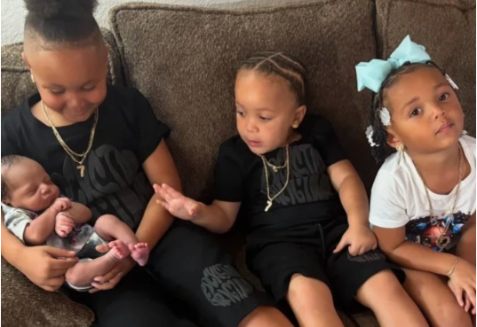 Kỳ diệu: Mẹ đơn thân sinh 4 người con khác năm nhưng trùng sinh nhật 7/7 và đều có chung vết bớt ở chân, hiếm gặp thật