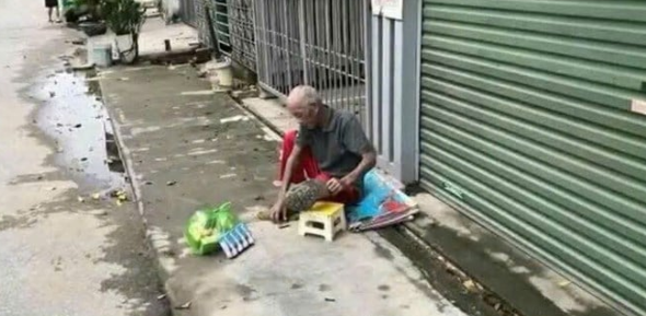 Thực hư việc cụ ông 70 tuổi ở Hải Phòng phải sống ở vỉa hè vì bị vợ con đẩy ra đường: Thương thật sự