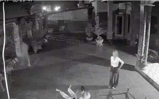 Thái độ gây ph:ẫn n:ộ của người vợ sau khi ra tay với chồng, người thân tiết lộ thông tin đau lòng