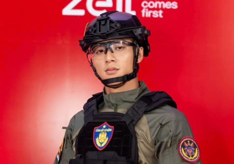 Danh tính soái ca cao gần 1m9 trong buổi tập luyện diễu hành cho A80, ngoại hình như ‘xé truyện bước ra’