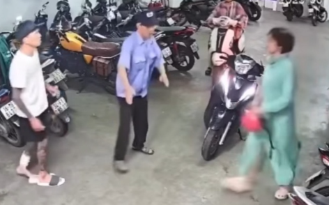 Danh tính cực ngầu của cô gái hạ đo ván gã xăm trổ, CĐM vỡ lẽ: Bảo sao không một động tác thừa