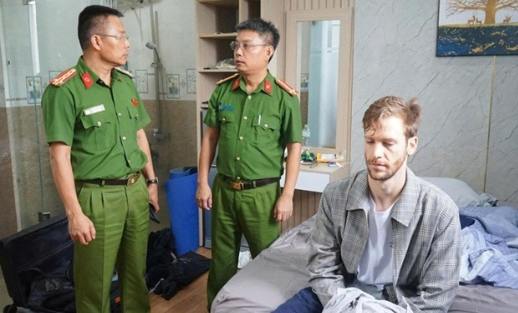 Kẻ trộ:m vàng ở Đà Nẵng bất ngờ khi công an ập vào: “Cuống cuồng tìm cách lẩn trốn”