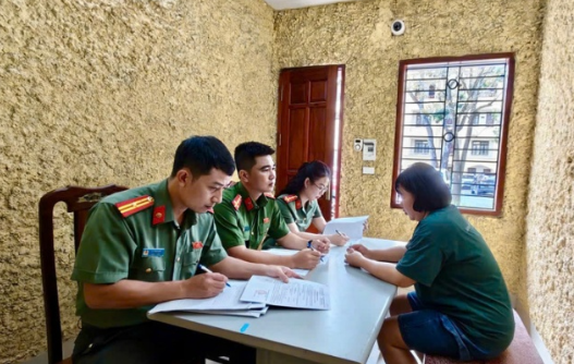 Vạch trần chiêu l:ừ:a bán giấy mời xem diễu binh 2/9: Người phụ nữ ở Hà Nội chiếm đoạt hàng trăm triệu đồng