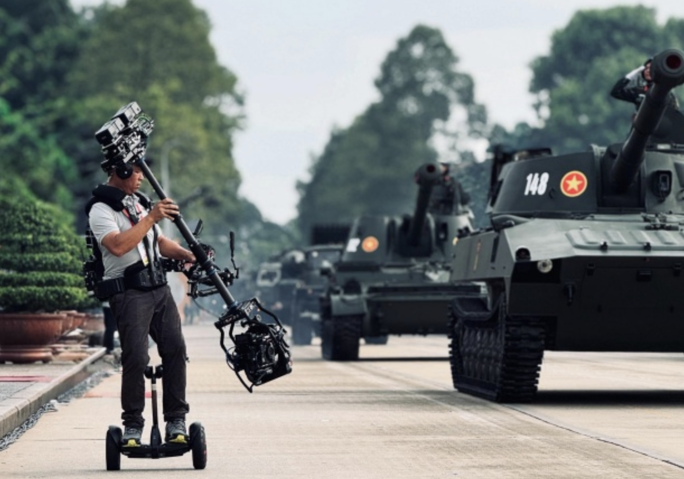 Lộ diện ‘cánh tay vàng’ đứng sau những góc quay mãn nhãn trên sóng VTV khiến MXH bù:ng n:ổ