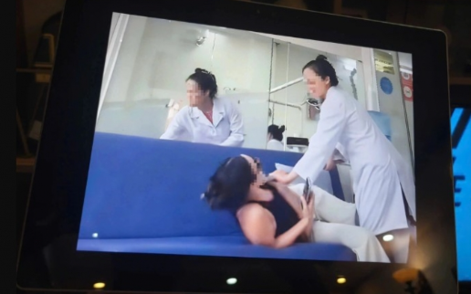 Vụ c:ờ nh:íp chủ nha khoa hành hung khách hàng ở TP.HCM: Nguyên nhân xô xát và danh tính 2 người phụ nữ trong cờ nhíp