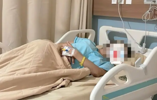 Lời kể rù:ng mình của khách hàng bị bác sĩ nha khoa hà:nh hu:ng, sức khoẻ hiện tại đáng lo ngại