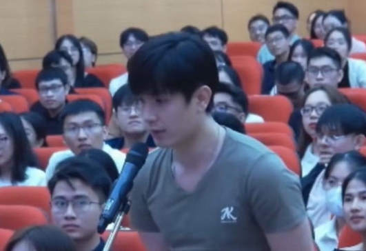 Danh tính bác sĩ nội trú lên hình 5 giây đủ khiến MXH đ:ả:o đi::ê:n, nam chính ngôn tình còn kém 1 bậc