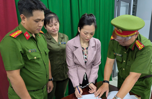 Thông tin n::ó:ng về mức hình phạt bác sĩ nha khoa b::óp c:ổ, đ::á:nh khách nhập viện có thể phải đối diện