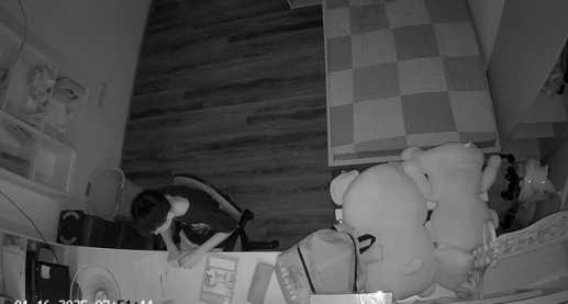 Bé trai 13 tuổi viết tâm thư kêu cứu: Lậ:t tẩ:y sự thật sau màn kịch của mẹ kế, lý do gia đình công khai sự việc?