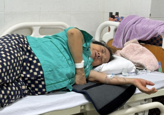 Tìm tài xế xe máy đ::â:m bà lão ở Buôn Ma Thuột rồi bỏ trốn: Nạ:n nh:ân gãy 3 đốt sống, chưa có tiền phẫu thuật