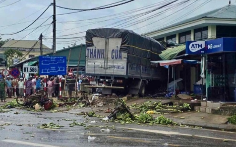 Rõ nguyên nhân vụ xe tải lao vào chợ chuối khiến 12 người thuongvong, 3 nạ:n nhâ:n t::ử vo::ng là người nước ngoài