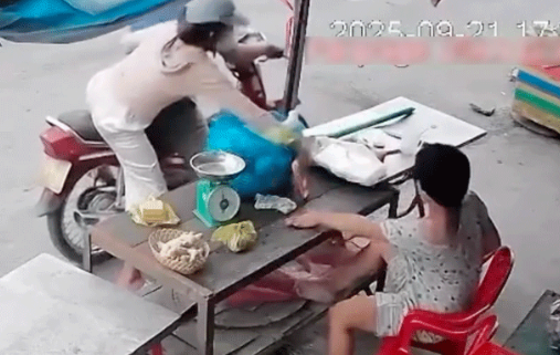 2 kẻ cư::ớ:p điện thoại của người phụ nữ khuy:ết t:ật có thể phải đối diện với hậu quả pháp lý ‘rất nặng’