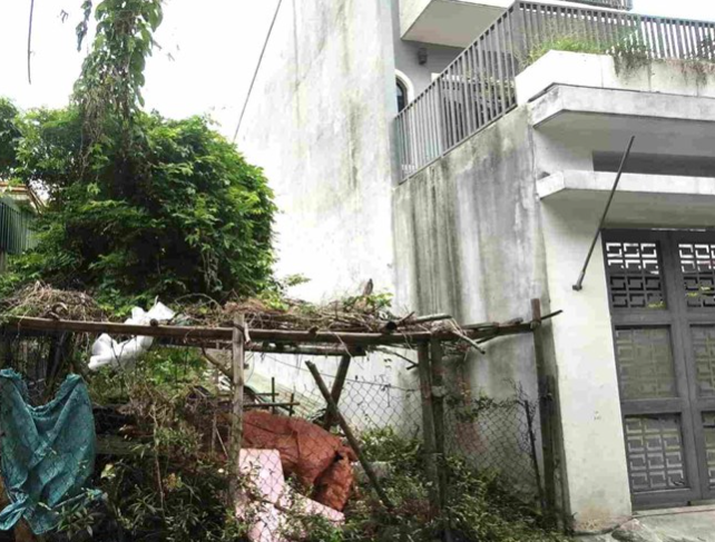 Lại nữa, thêm 1 trường hợp hàng xóm xây nhầm nhà trên đất của mình: Khốn khổ quá rồi