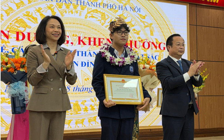 Tiết lộ số tiền mà Hà Nội thưởng cho quán quân Đường Lên Đỉnh Olympia: “Quá xứng đáng, không ngờ thật”.