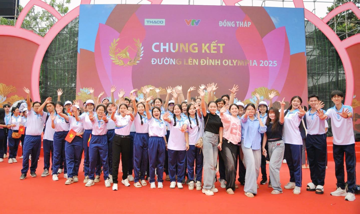 Bạn bè tiết lộ sự thật về Nhựt Lam: Nhiều người rất bất ngờ về em, đã học giỏi mà lại còn vậy nữa.