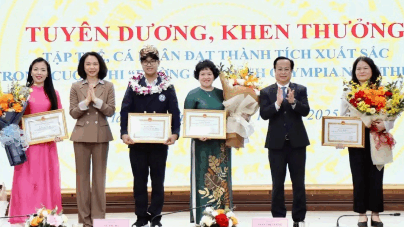 Trường chuyên của Trần Bùi Bảo Khánh hé lộ “chiến thuật” ôn luyện cho Đường Lên Đỉnh Olympia: Nhờ cách này mà vô địch suốt.