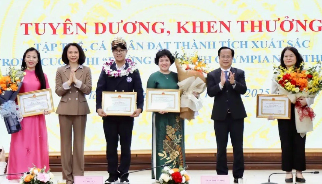 Trường chuyên của Trần Bùi Bảo Khánh hé lộ “chiến thuật” ôn luyện cho Đường Lên Đỉnh Olympia: Nhờ cách này mà vô địch suốt.