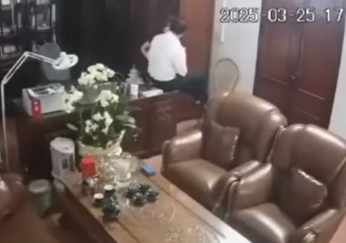 Nhà trường nói về vụ cờ nhíp ‘lãnh đạo Trường THPT th:ân m:ật với nhiều ph:ụ n:ữ’ tại Ninh Bình?