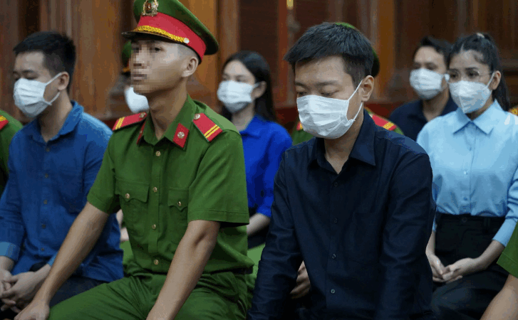 Thôi xong, tòa đã tuyên á:n số năm tòo cho hoa hậu Thùy Tiên, Quang Linh và Hằng Du Mục: ‘Nhiều người vẫn cho rằng quá nhẹ’