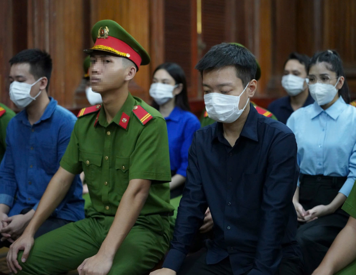 Thôi xong, tòa đã tuyên á:n số năm tòo cho hoa hậu Thùy Tiên, Quang Linh và Hằng Du Mục: ‘Nhiều người vẫn cho rằng quá nhẹ’