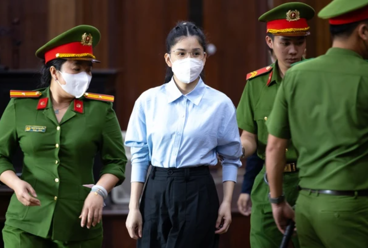 Hằng Du Mục đang phải nuôi con nhỏ: ‘Nhiều người thắc mắc có được tạm hoãn thi hành án không?’