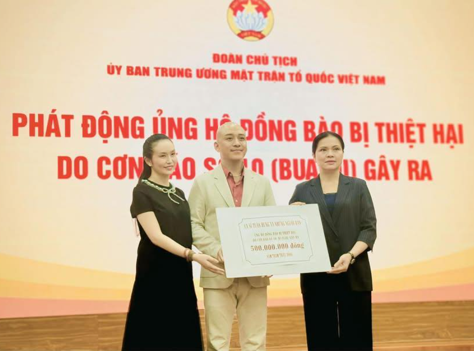 Tuấn Hưng lần đầu xuất hiện sau đá:m ta:ng của mẹ mình: ‘Cả nước đều ngưỡng mộ với hành động này của anh’