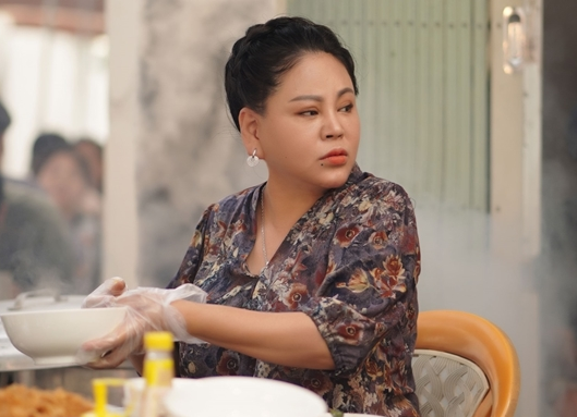 Lê Giang bị gì mà chân không đi nổi, phải lế:ch vào nhà vệ sinh để khóc một mình: ‘Thấy thương lắm’