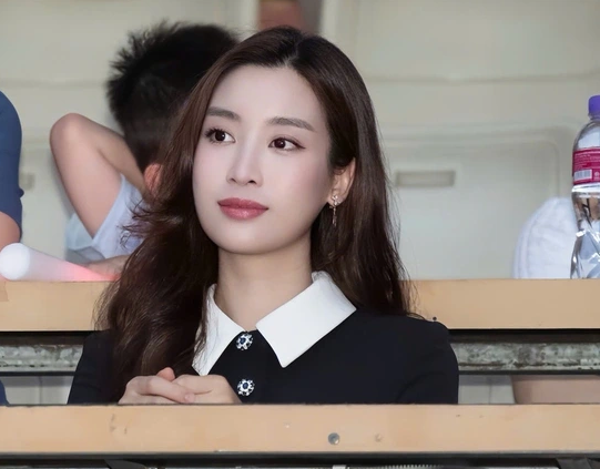 Hoa hậu Đỗ Mỹ Linh có bi:ến cùng chồng Chủ tịch Đỗ Vinh Quang: ‘Thu hút chú ý của dân tình’