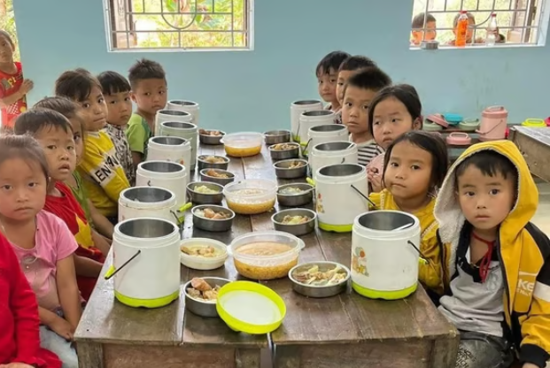 Lạ kỳ, nuôi em trong nước hết mã nên đã hướng dẫn sang nuôi em ở Campuchia: ‘Rõ loạt dấu hiệu đáng nghi’
