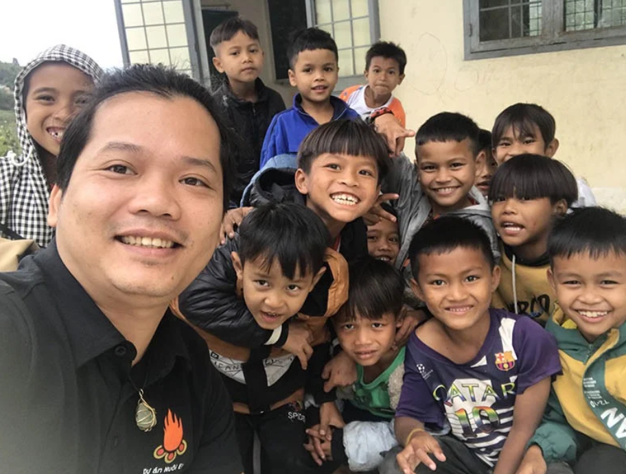 Chủ dự án ‘Nuôi em’ là ai mà đang rần rần: ‘Danh tính không ngờ về chàng trai này’