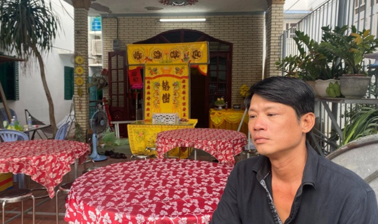 Con trai ngồi th:ất th:ần trong đám t:ang của NS Thương Tín: ‘Nhìn quá xót xa!’