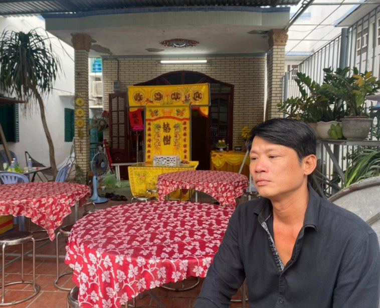 Con trai ngồi th:ất th:ần trong đám t:ang của NS Thương Tín: ‘Nhìn quá xót xa!’