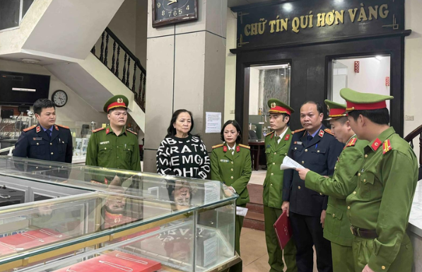 B:ắt bà chủ tiệm vàng nổi tiếng Kim Chung: Doanh thu nghìn tỷ nhưng nộp thuế chỉ 10 triệu/tháng, ảo thật đấy