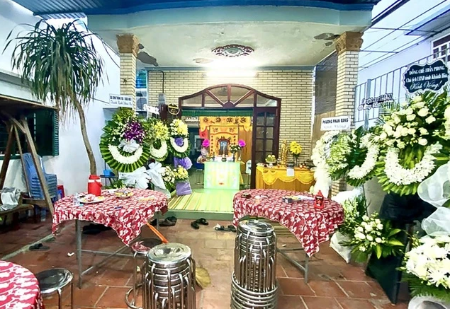 Chuyện kỳ lạ: Mưa lớn ngay trong đám tang của diễn viên Thương Tín, làm trì trệ nhiều thứ.