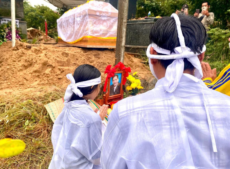 Một nữ ca sĩ nổi tiếng muốn bỏ tiền ra để xây m:ộ cho NS Thương Tín: ‘Ấm lòng quá, dù không quen biết gì với nhau’.