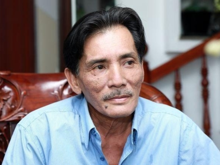 Một ca sĩ b:ức x:úc khi không có một nghệ sĩ nào đến viếng trong ta:ng lễ của NS Thương Tín: ‘Quá thất vọng, tình nghĩa đâu hết rồi’