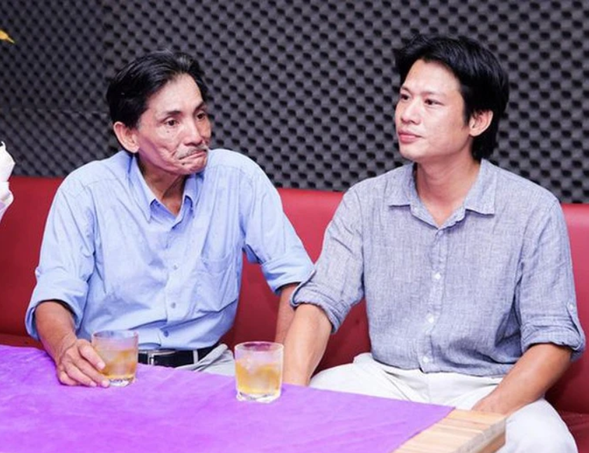 Con trai của NS Thương Tín có thái độ cực lạ với d:ì gh:ẻ: ‘Không được lòng nhau mấy’