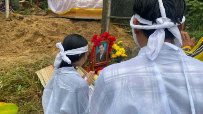 Rõ chiêu trò quyên góp xây m:ộ cho NS Thương Tín: ‘Gia đình thông báo khẩn tới mọi người’