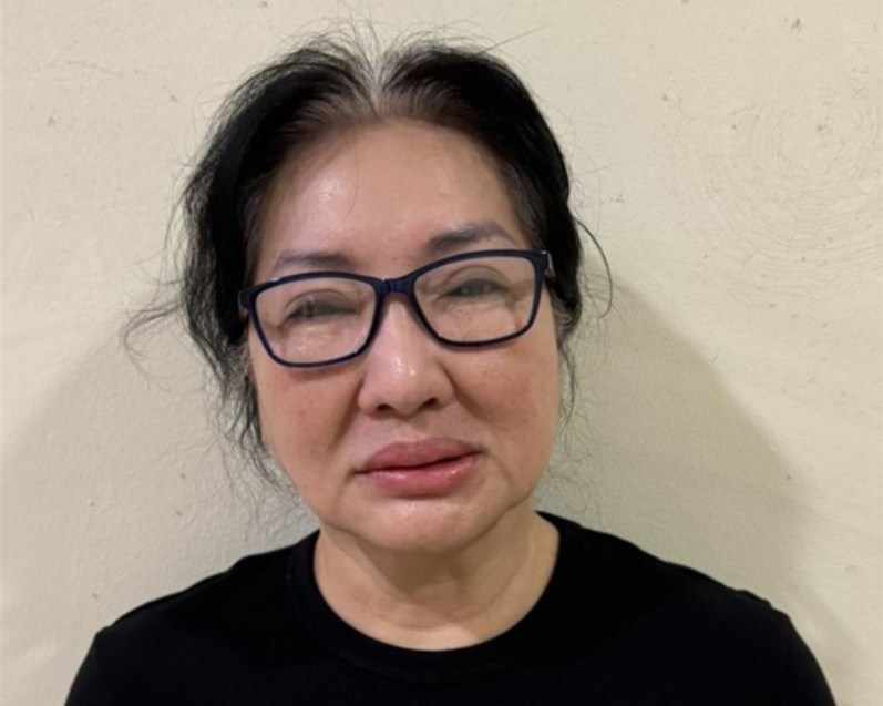 Rõ động thái của vợ chồng Cường Đô La giữa lúc mẹ bị t:ruy t:ố 5 t:ội danh nghiê:m trọ:ng: ‘Nhiều người cảm thấy khó hiểu’