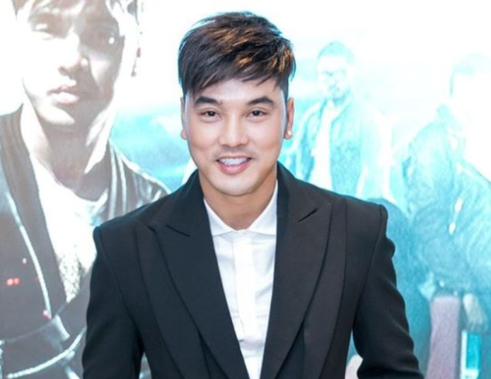 Ưng Hoàng Phúc bị chưởi vì bán nhạc USB của mình giá trên trời: ‘Ai mà mua cho nổi’